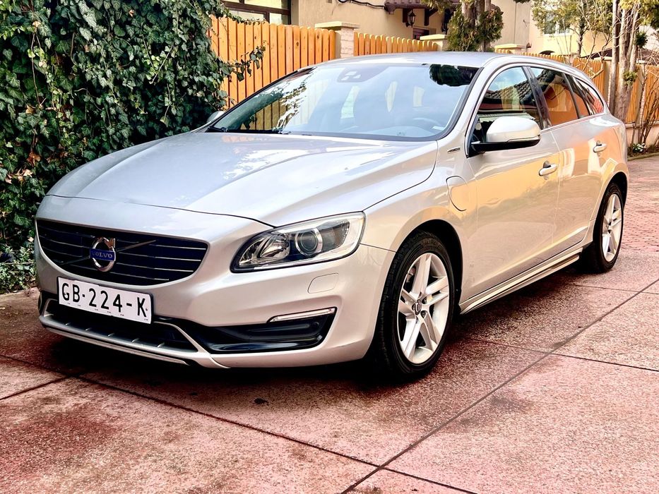 Volvo V60 Bi-Xenon Piele Distronic 4x4 Factura Garantie