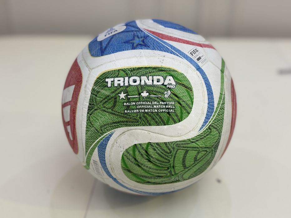 Adidas Trionda футбольный мяч