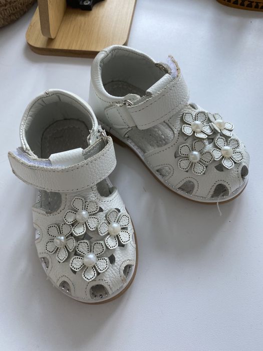 Сандали для малышки