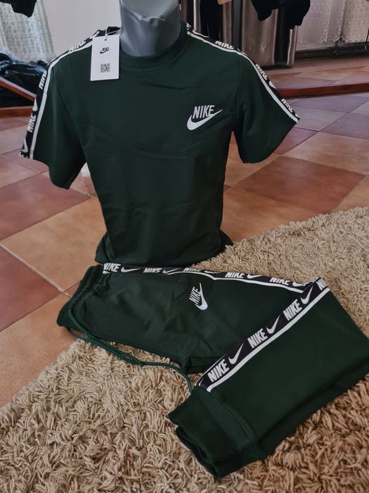 Compleuri bărbați Nike!