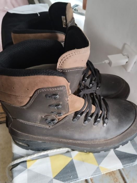 Новые кожаные зимние ботинки