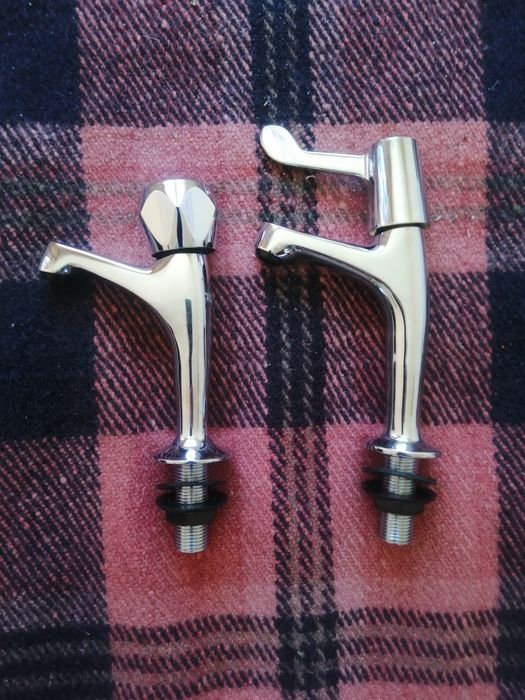 Кранчета за вода, стоящи нови.