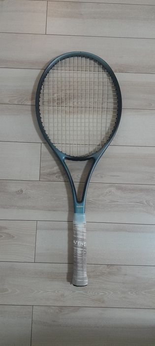 Vand racheta de tenis Kuebler rezonanz R30i