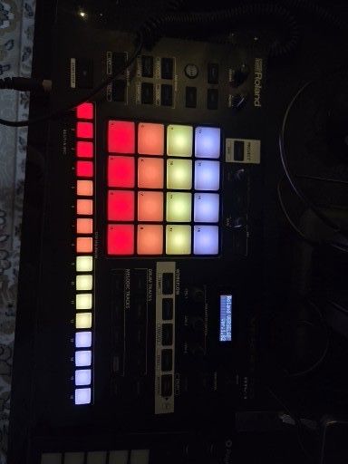 Roland Verselab MV-1