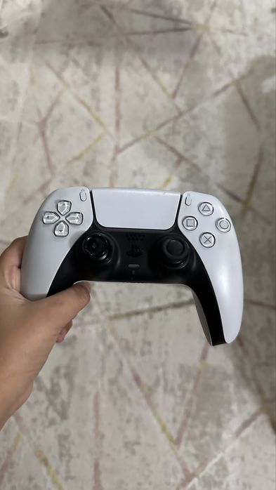 Продам айфон 14 про в корпусе 17 про и PlayStation. 5