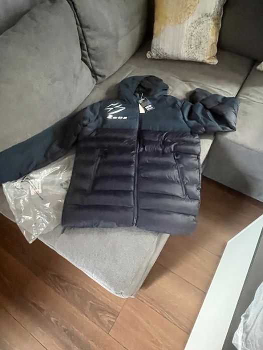 Яке Zeus зимно чисто ново