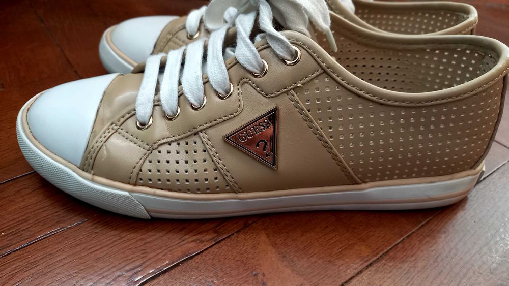 Дамски маратонки GUESS 38н