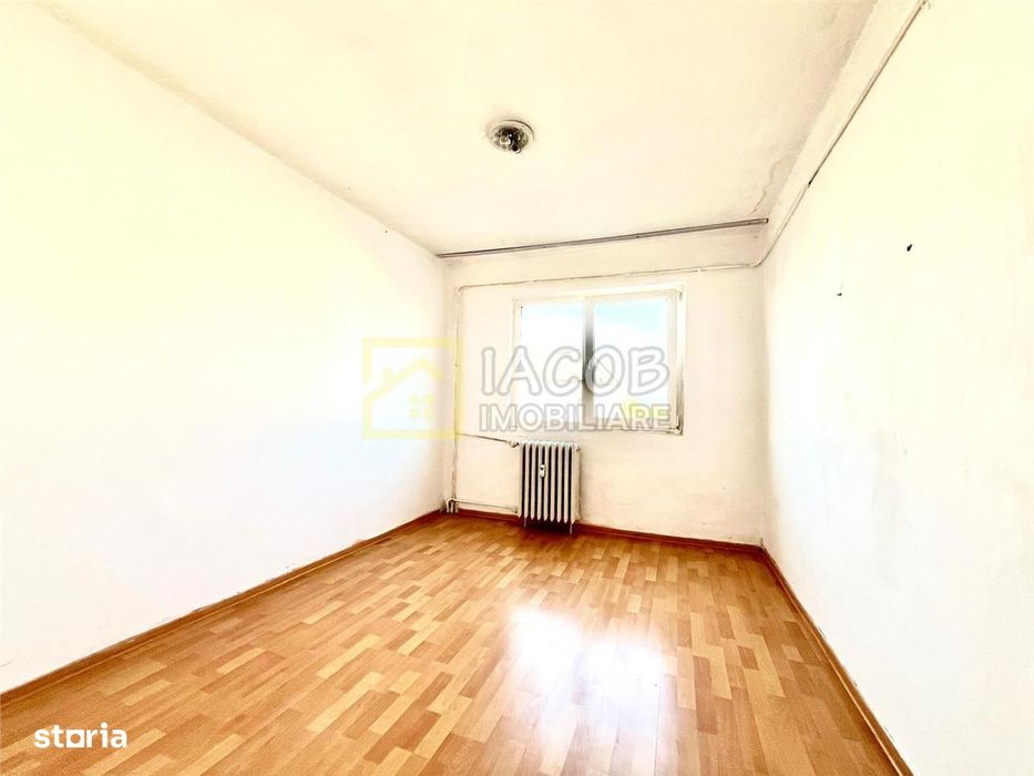 Apartament 3 camere, str. Milcov, Bacau