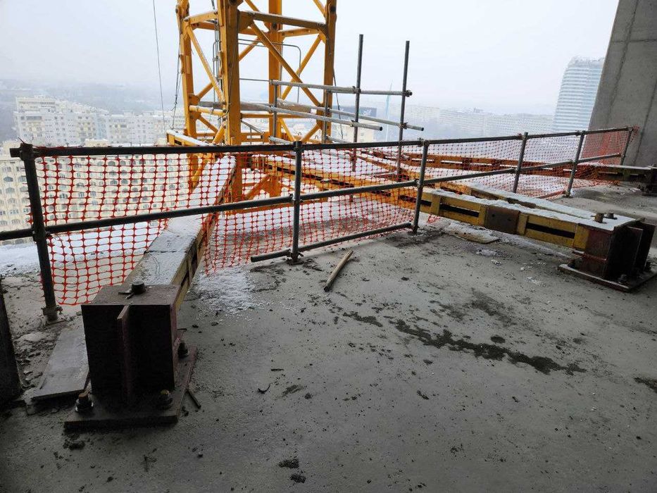 Монтаж/демонтаж башенных и мостовых кранов,  строительных подъемников