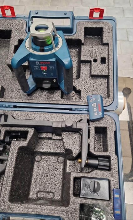 Многолинеен лазерен нивел Bosch grl 300