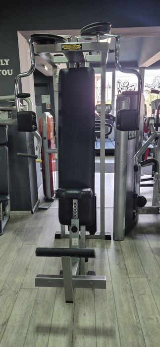 Technogym Pec Deck Profesional – Fluturări Piept cu Stivă 100 kg