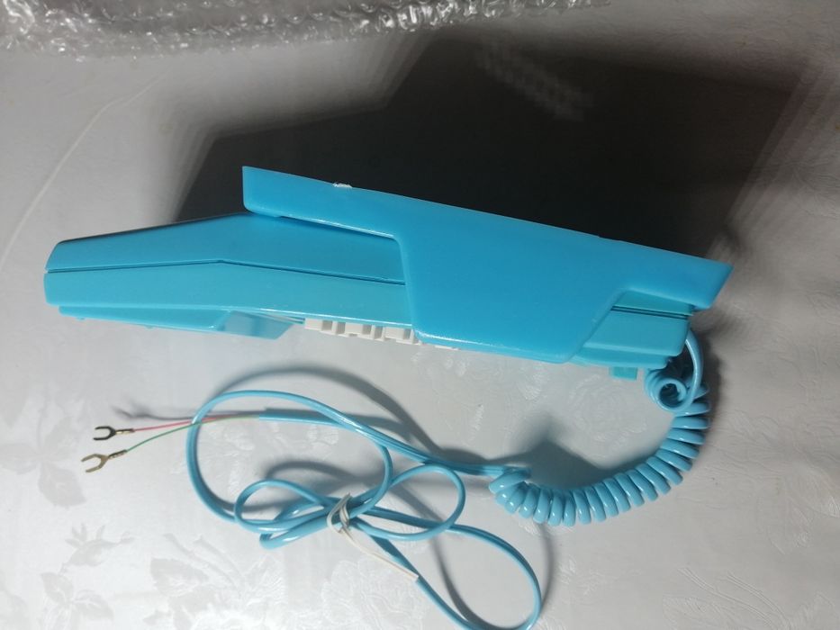 Стационарни телефони 6 броя. Нови. Може и поотделно.