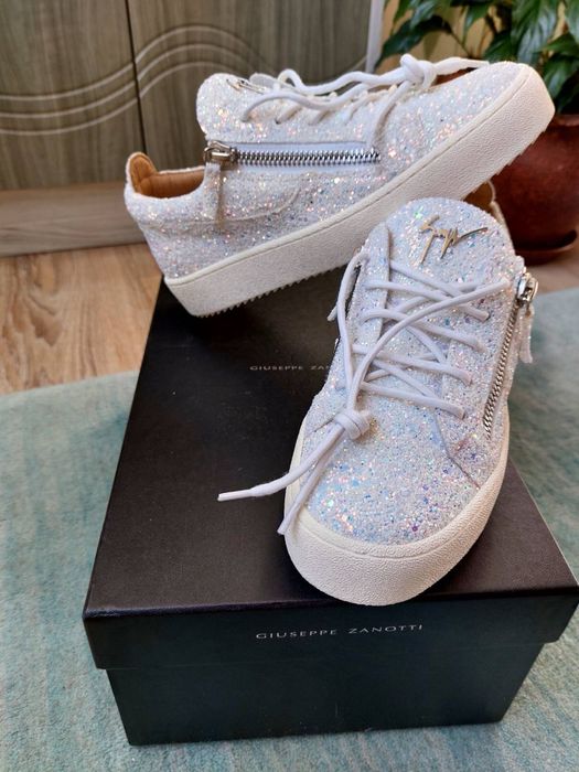 Giuseppe Zanotti Дамски