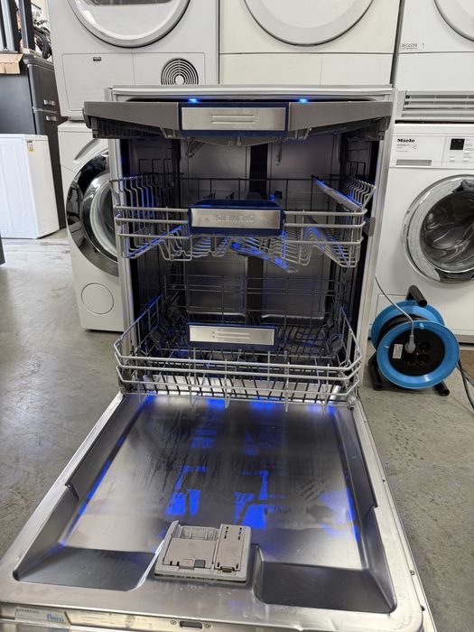 Съдомиялна машина SIEMENS с прожекция на времето