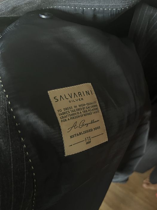 Продам Новый Костюм