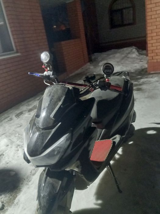 Макси скутер 180