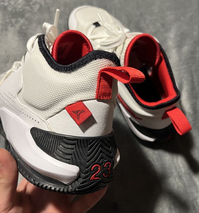 Adidasi Air Jordan