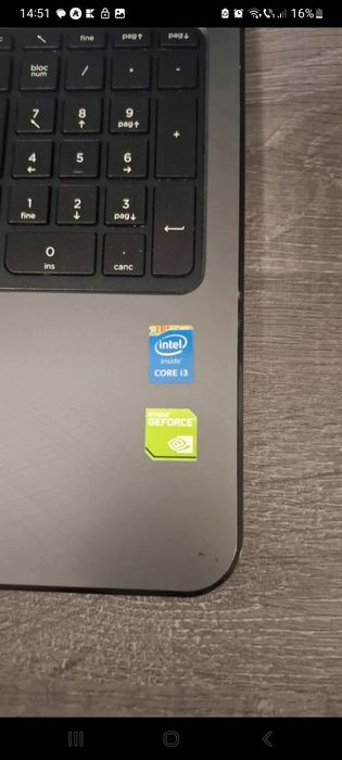 Laptop hp  cu îcarcator