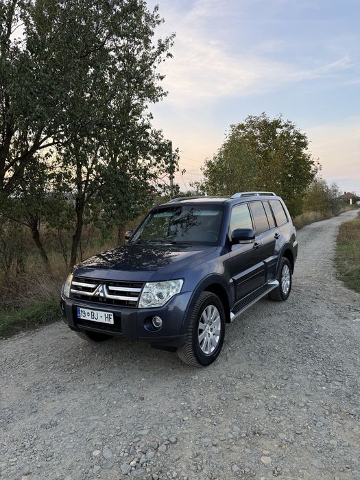Mitsubishi pajero 3.2 Diesel Autoutilitara  Cutie Automata 4x4-Dif. Blocabil- reductor