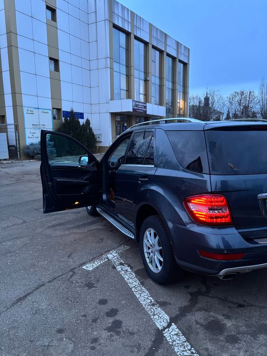 MERCEDES-BENZ ML-Class 2011 — imagine 3