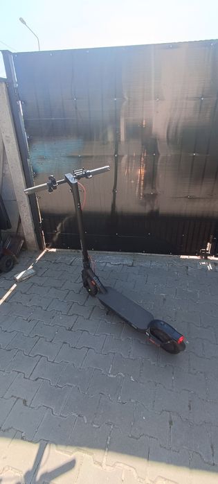 Vând trotineta xaomi perfect funcțională!