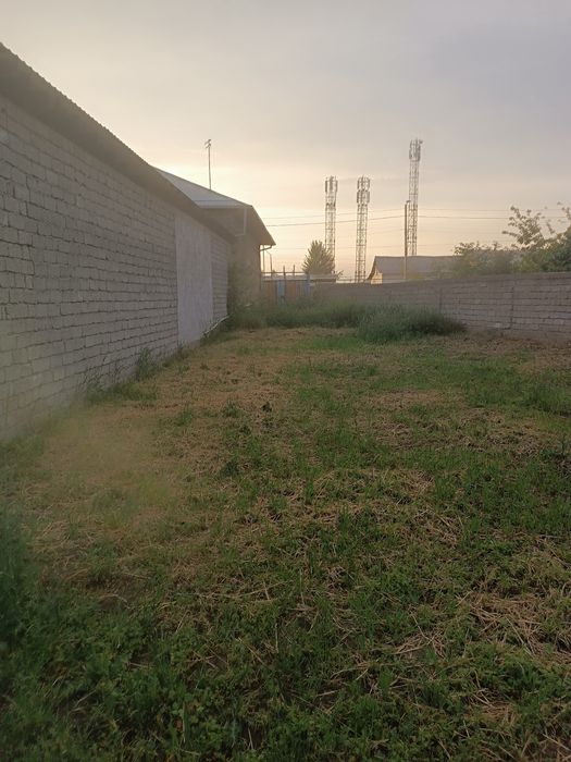 6 сотих ер майдони сотилади