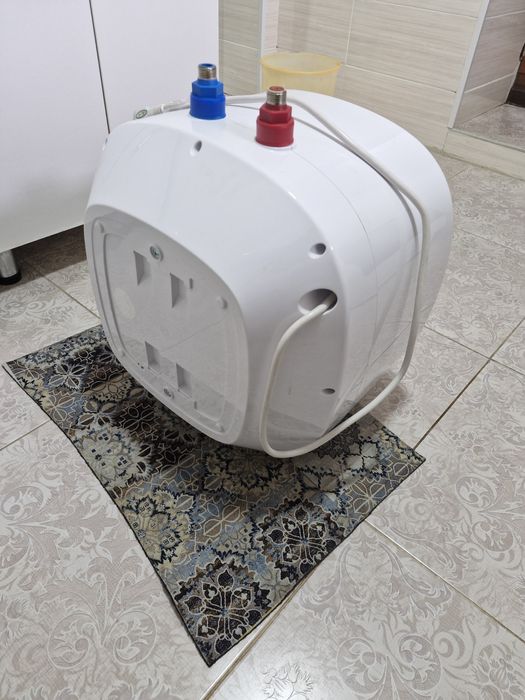 Аристон Напольный 30литров