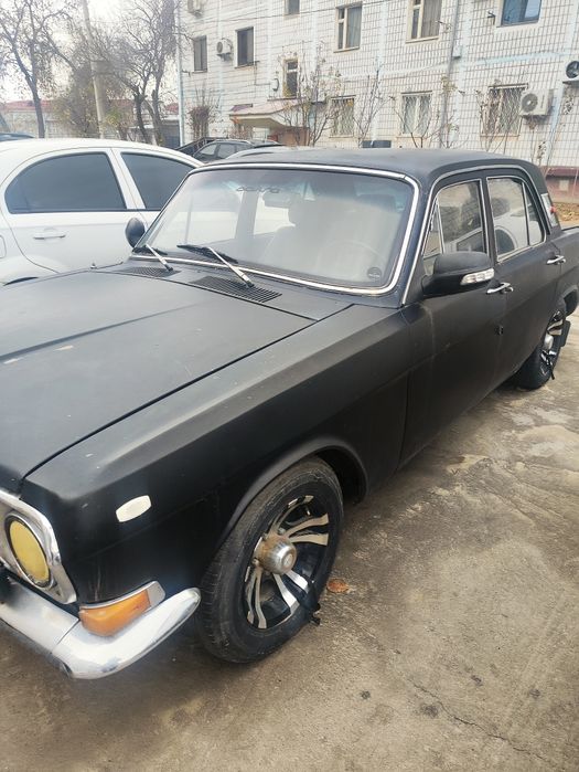 Volga 2401 yili 1983 qora matviy