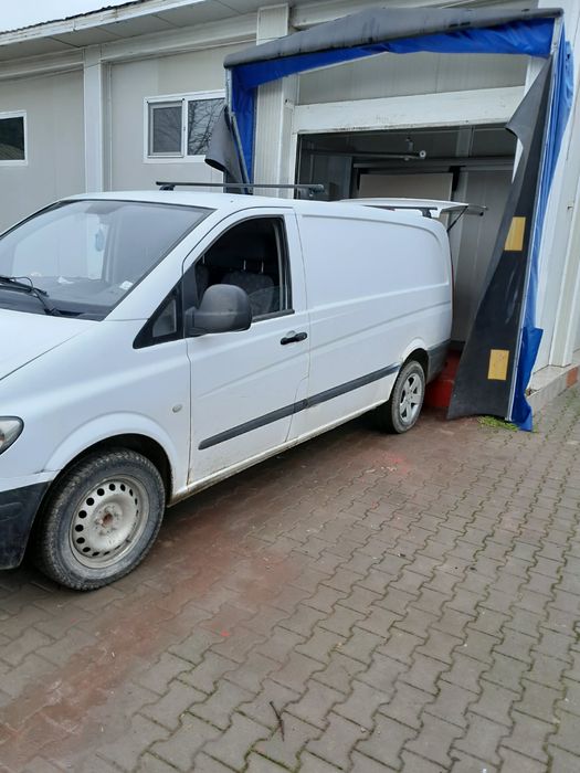 Vand Mercedes vito anul 2005