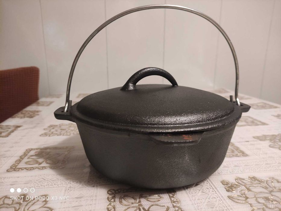 Продам чугунный походный котелок