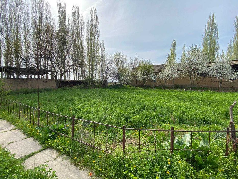 Uchastka sotiladi srochna