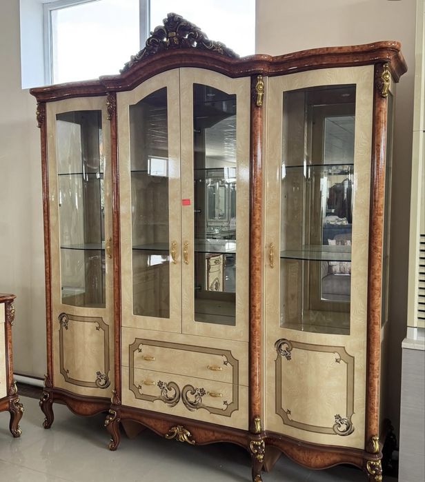 сервант          .