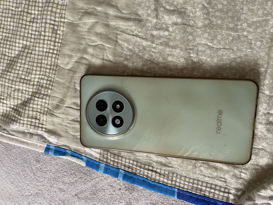 Realmi 13 5G телефон