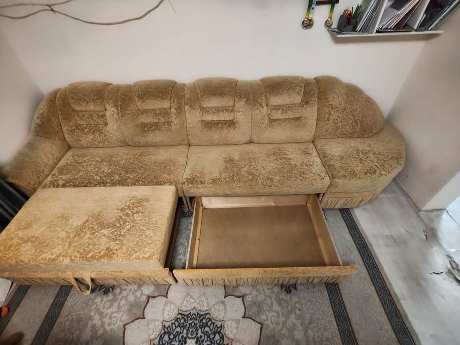 Диван в хорошем состоянии