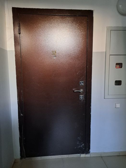 Продам дверь б/у