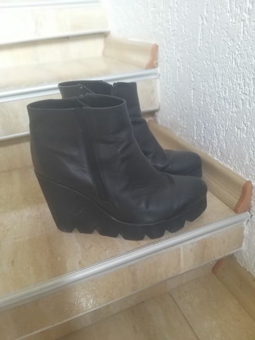 Дамска бота с платформа