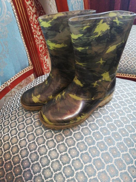 Резиновые сапоги