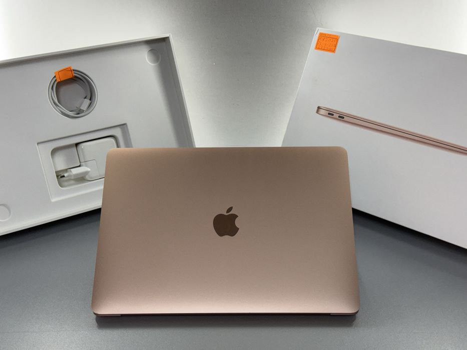 MacBook Air 2020 full komplekt!