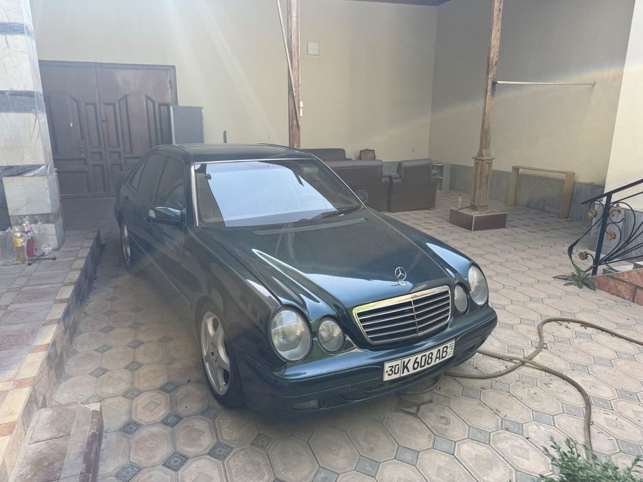 Mercedes Benz W210
