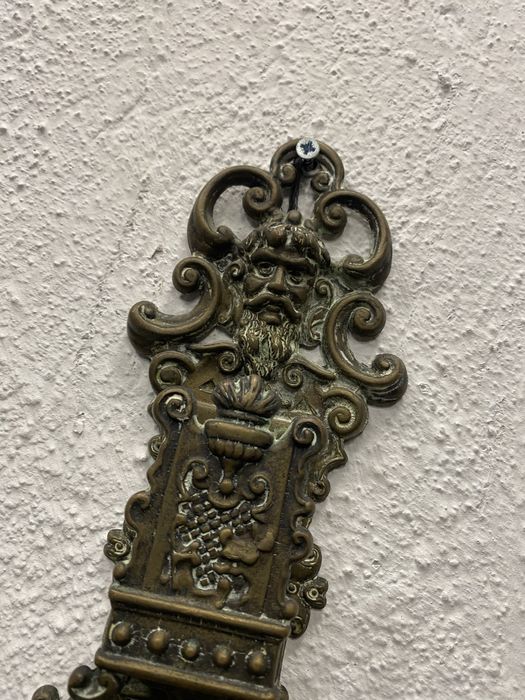 Стенна поставка за кибрит от масивен месинг