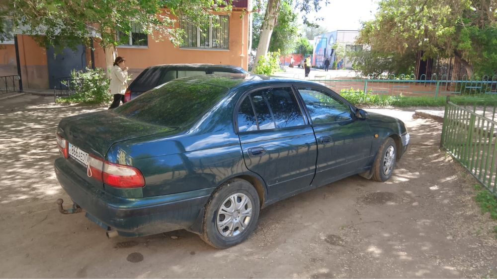 продам toyota carina e