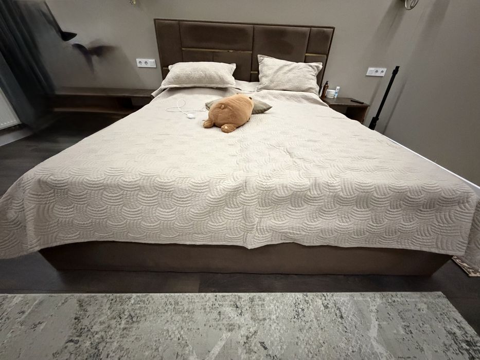 Кровать двухспальная