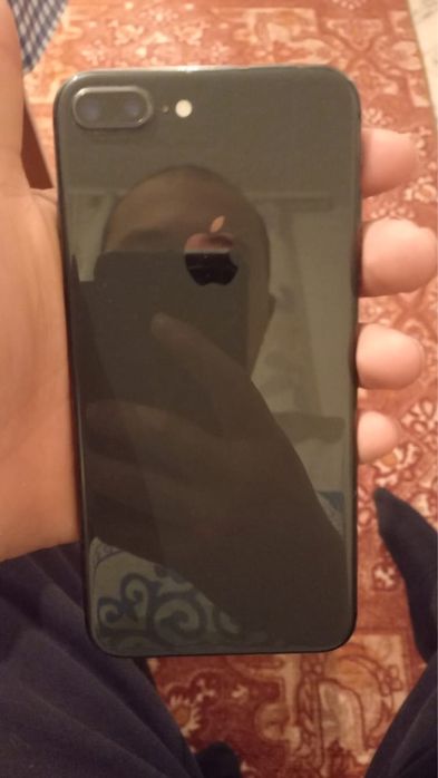 Айфон 8+ продам