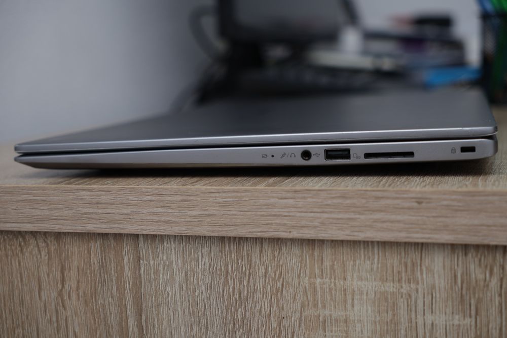 Laptop  – i7 Gen 11 / MX450 2GB / Full HD IPS 17.3"