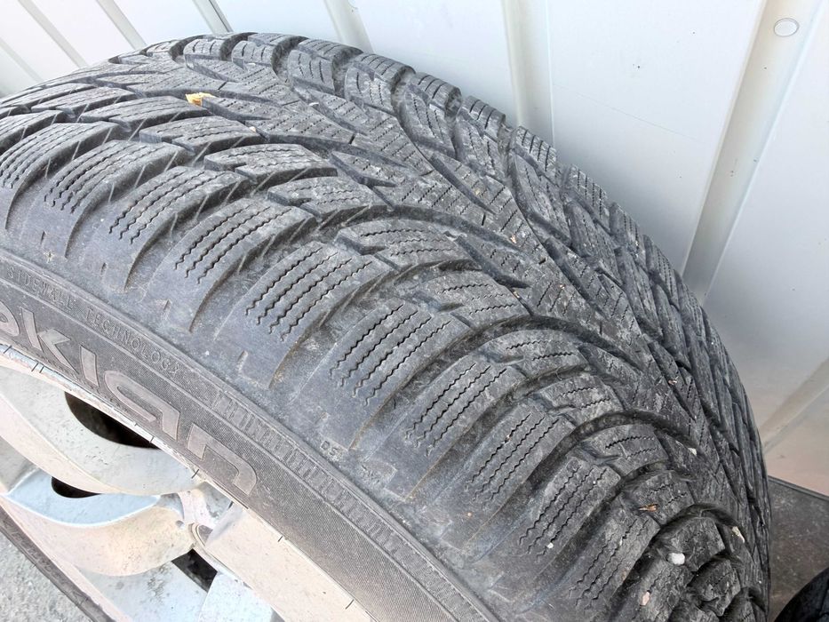 Оригинални BMW Style 122 17 инча със зимни гуми Nokian – E60/E61 xDrive