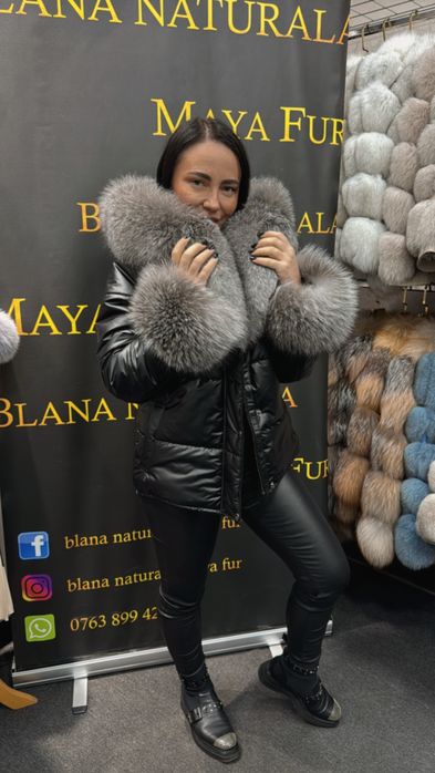 Geaca din fas impermeabil, accesorizata cu blana naturala premium