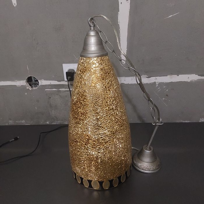 Продам люстру золото.10 тыс .торг цвет.цена 10 тыс .торг