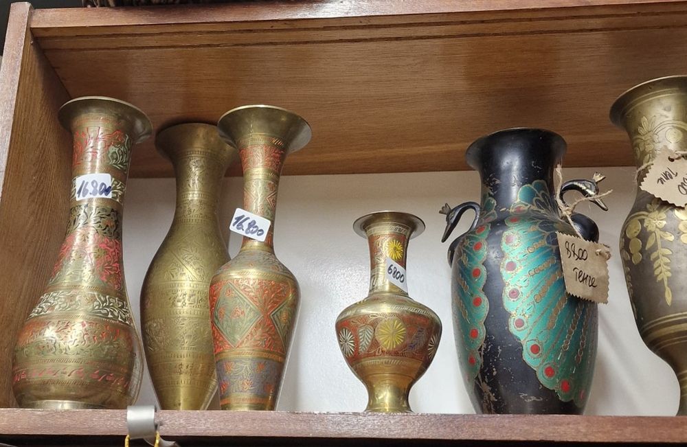 Вазы металлические