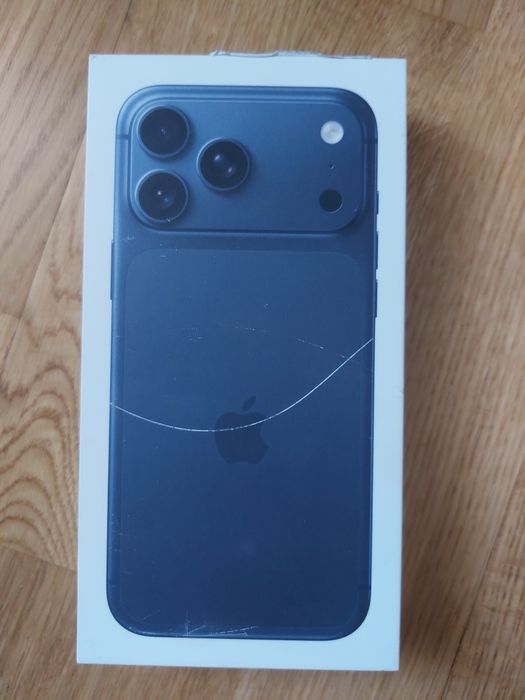 Apple iPhone 17 pro max deep blue