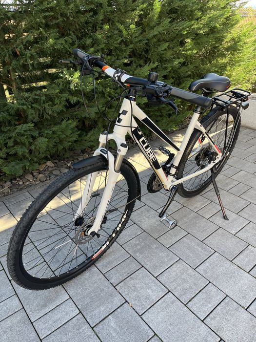 Bicicelta Cube, roti 28